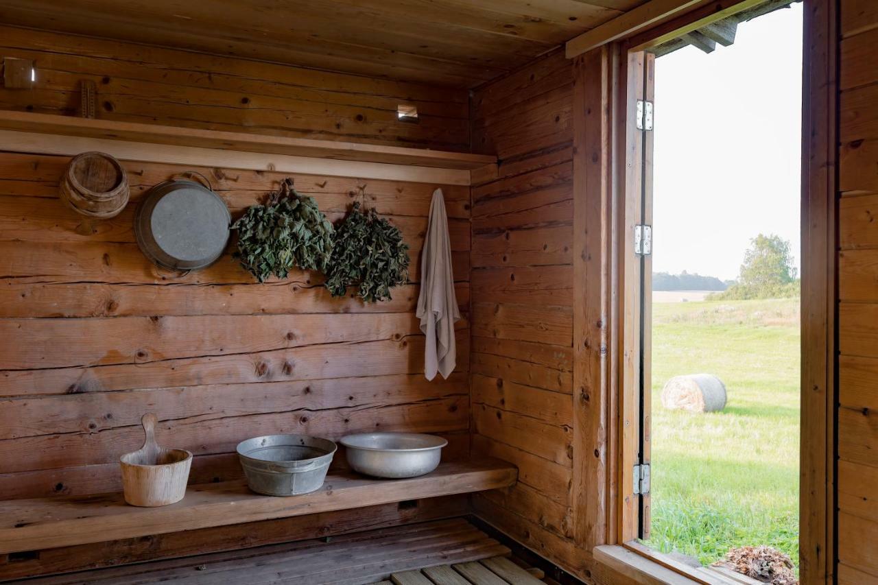 Mednieki Kalvene Pension Krusati Buitenkant foto